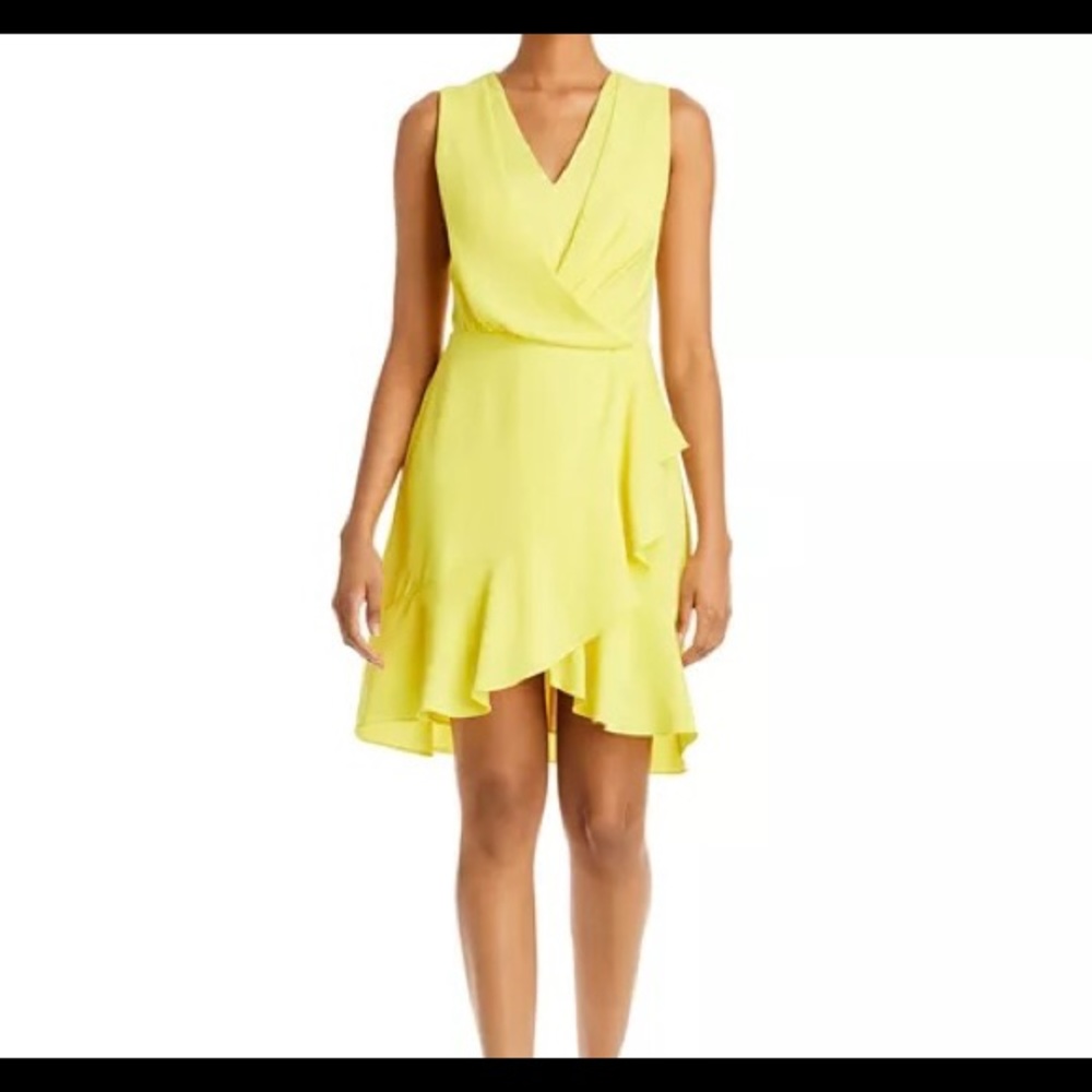 * V-neck 👗 
* Sleeveless
* Front gathered draped bodice
* Front overlay skirt